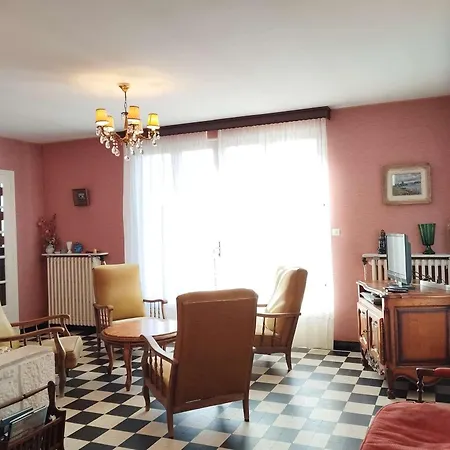 Hébergement de vacances Maison Familiale Près De Rocamadour Avec Jardin Et Wifi - Fr-1-828-9